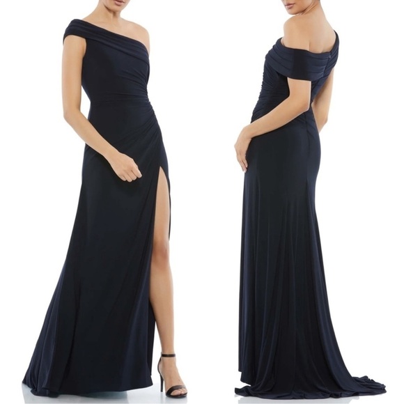 NEW Mac Duggal Folder Off One Shoulder Ruched slit Gown in Navy Sz. 10 - Picture 1 of 9